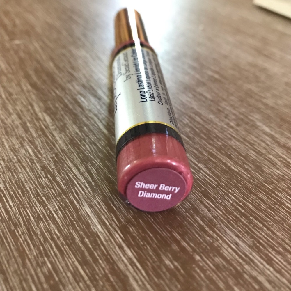 LipSense Diamond- Sheer Berry